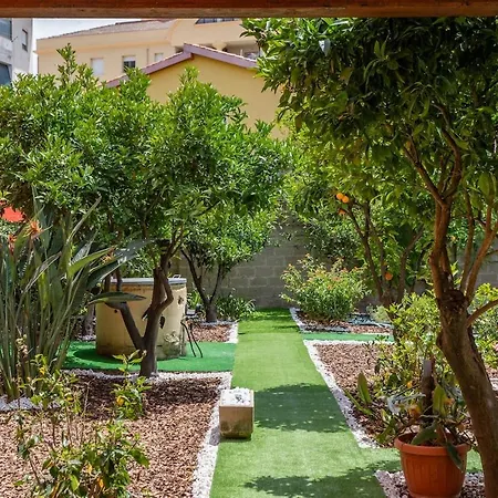 Secret Garden - Big Garden Near Station & Centre דירה *