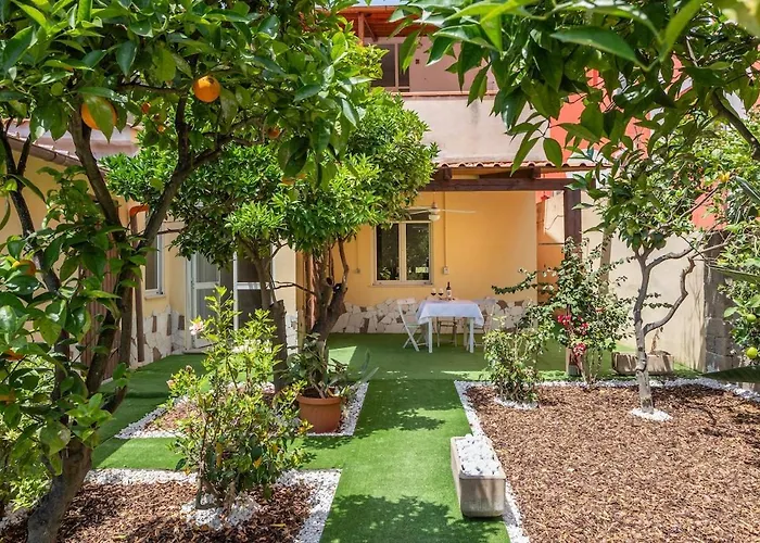 Secret Garden - Big Garden Near Station & Centre דירה *