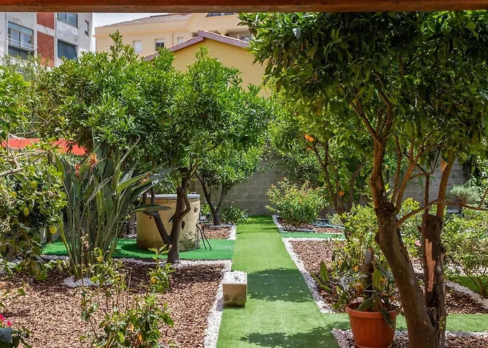 Secret Garden - Big Garden Near Station & Centre דירה *
