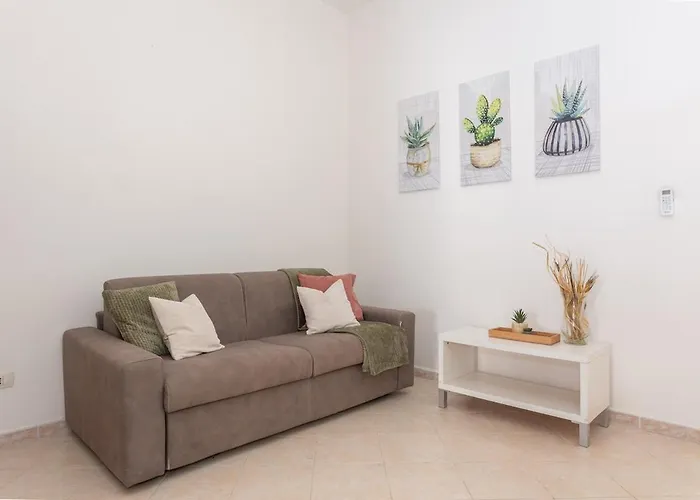 דירה Secret Garden - Big Garden Near Station & Centre *