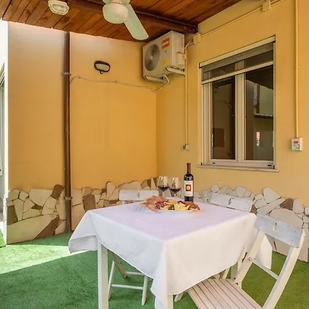 Secret Garden - Big Garden Near Station & Centre Apartamento Oristano